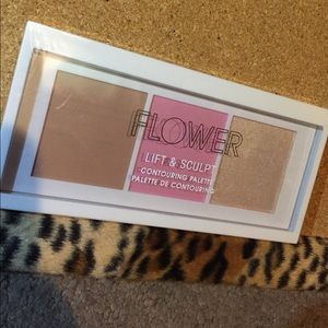 Nip flower contour palette lift and sculpt